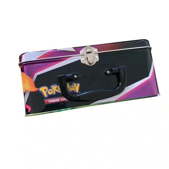 Pokemon TCG: Collector's Chest Fall 2020 - Picture 3 of 4